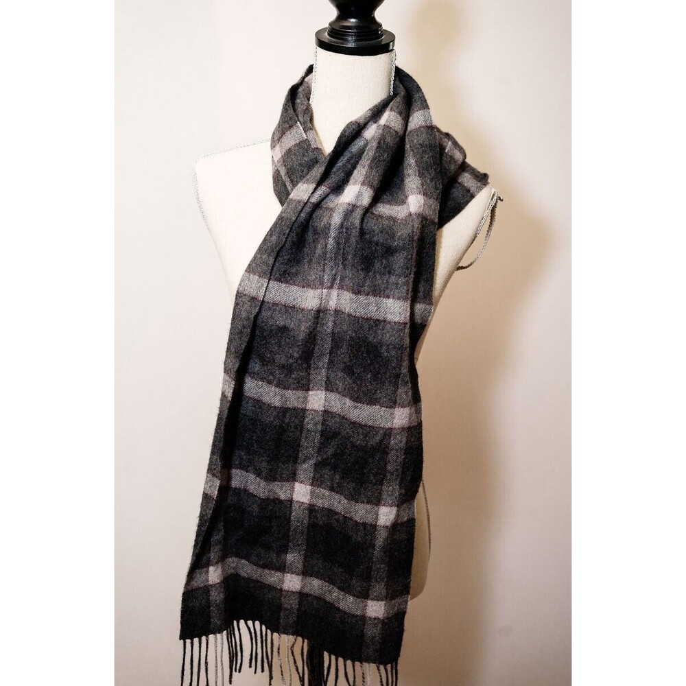 Stewart‎ of Scotland Cashmere gray plaid scarf 62" x 12"